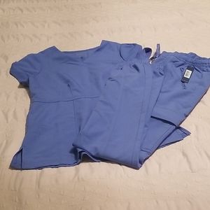 Jaanuu scrub set